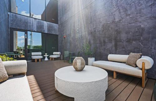 East Nash Condo for 4 with Public Rooftop Near DT - Foto 6