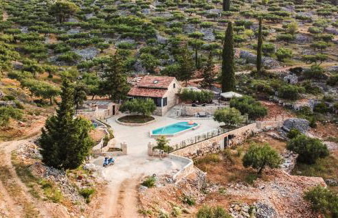 Cozy Home In Postira With Wifi - Photo 9