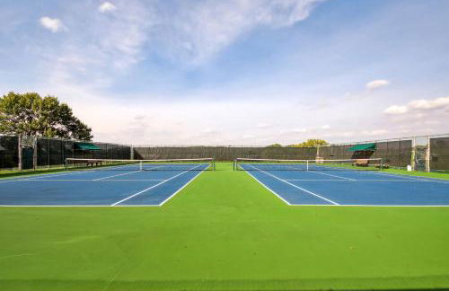 Pet Friendly Galena TH with Views and Indoor Pool! - Foto 32