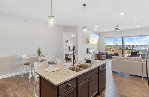 Amazing Top Floor Condo at Topsider Resort Community - Photo 15