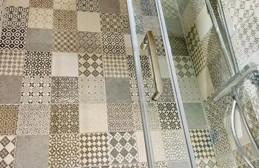 DESIGNER HOUSE - University of Glasgow / Central Glasgow 'Hillhead' West End G12 - Luxurious & Contemporary Detached House / Terrace / Garden / 'electric car charging' Garage Parking - Foto 18