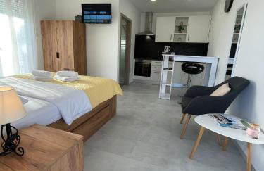 Modern Studio Apartment Iva with Balcony, Free Parking & Wi-Fi, Zadar - Foto 1