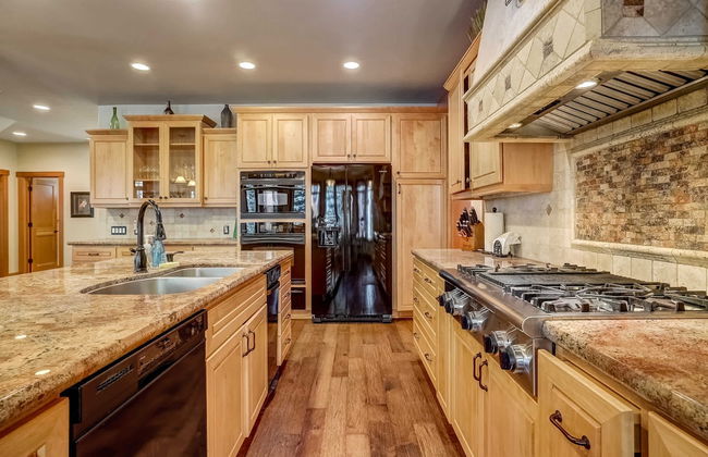 Stunning Forest Retreat - Walk to Upper Truckee River! - Foto 12