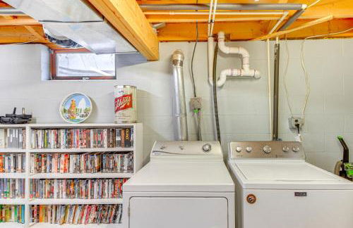 Charming Long Lake Home with Dock on 2 Acres! - Foto 25