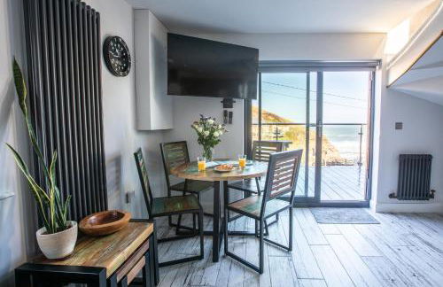 THE ANNEXE AT UPPER BEACH HOUSE - Photo 17