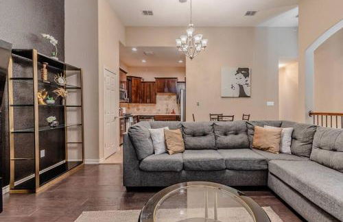 The Castle! by the Lake with Pool & Balcony West Plano - Foto 30