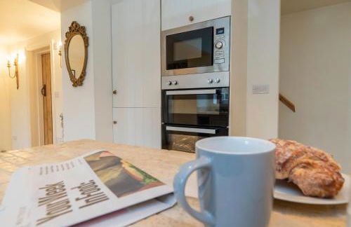 Heron Stays Bath- Charming Village Cottage with Parking, Garden, Just 3 Miles to Bath Centre, Sleeps 5 - Photo 9