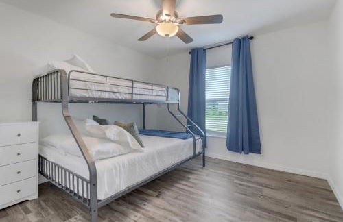 Luxury Retreat with Heated Saltwater Pool and Big Patio Perfect for 2 families - Foto 22