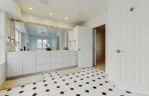 Camano Island Waterfront Modern Splendor - Foto 15