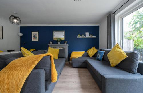 Spacious 5-bedroom home perfect for large groups - Foto 46