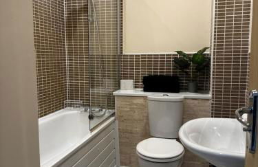 Modern 3-Bed Townhouse & Balcony - Foto 33