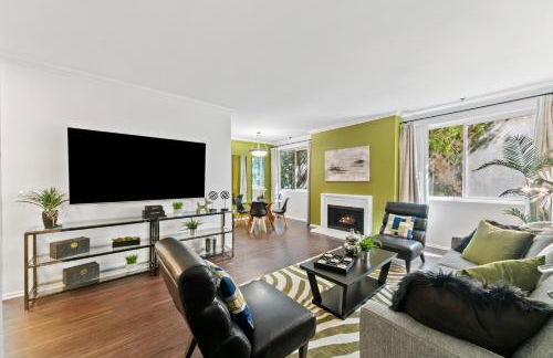 Beverly Hills Gem 1 BR Apt with Parking 218 - Photo 4