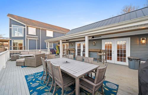 Lakefront, Private Covered Dock, Huge Balconies - Foto 22