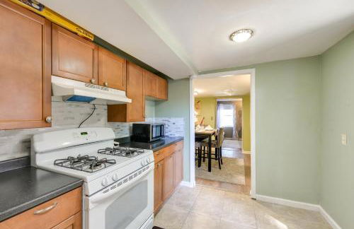 District Heights Apartment with Patio and Seating - Foto 9