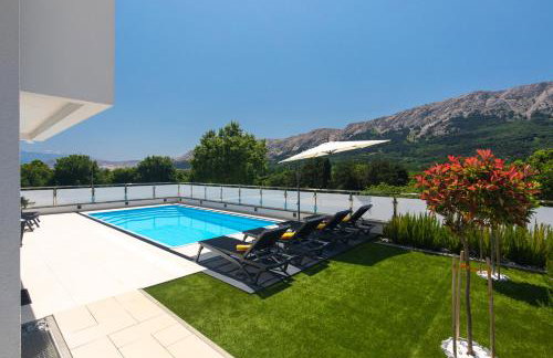 Villa Supernus with Heated Pool - Foto 7