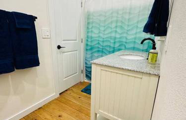 NEW Tiki House! Near Beaches, Sleeps 6-7 - Foto 38