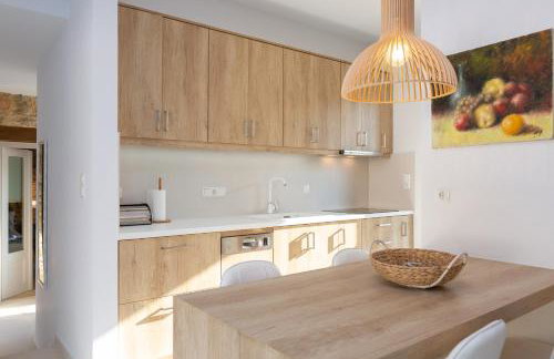 Nature Retreat Green Oasis Villa with Private Pool & Rooftop Hot Tub - Foto 5