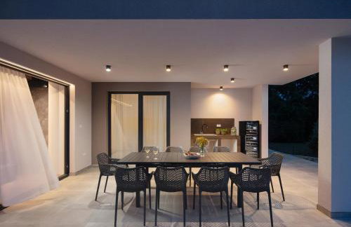 Villa KM 5 Bedroom with pool and garden - Foto 22