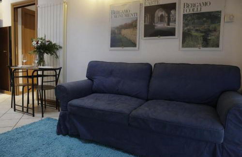 Midnight blues for 3 people near the airport - Foto 43