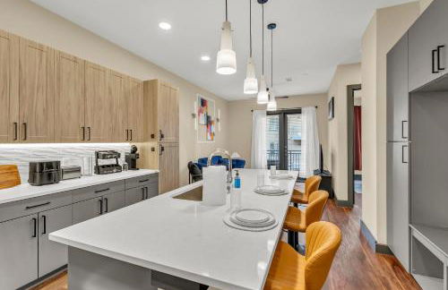 1BR Alongside Q2 and Domain With Pool, Gym and Free Parking - Foto 7