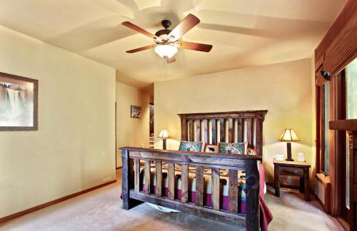 Little Ahwahnee Inn Entrance to Yosemite - Foto 18