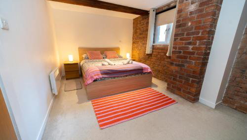Rustic 2BR Loft Exposed Brick & Beams - Foto 2