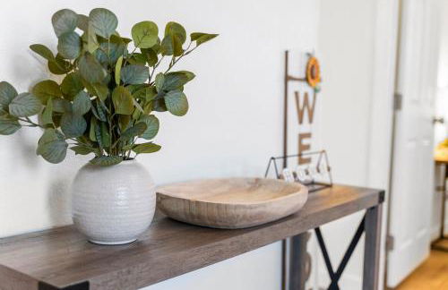 l NEW l Fully Remodeled 3BR 2BTH l 1 Min to Veterans Memorial Park - Foto 13