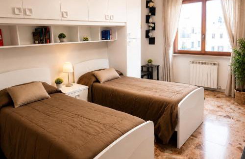 Modern 2 Bedroom Flat with Private Parking - Rome - Foto 2