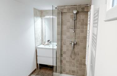 Aya - Renovated air-conditioned duplex with garden - Photo 4