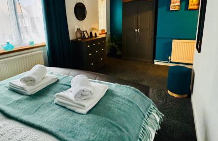 Cherry Blossom Apartment - 3 bed, parking, garden - Photo 39