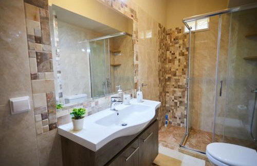 Chioni's Houses - Photo 19