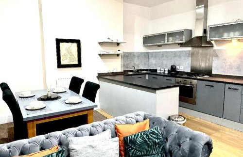 City Centre 2 Bed 2 Bath Apartment - Foto 10