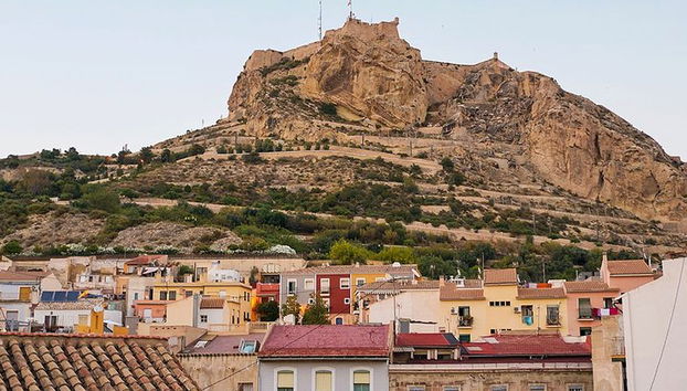 Explore o antigo centro da cidade de Alicante a pé - Foto 2