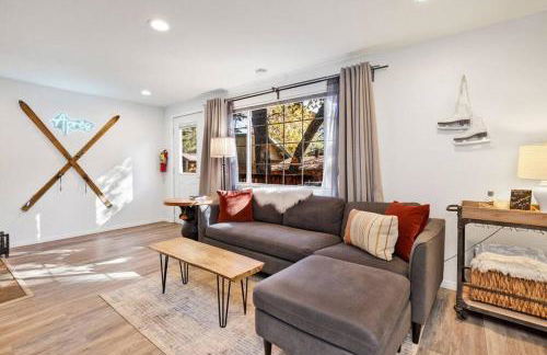 Apres Chalet Retreat~ Hot Tub~ Relax Away Cottage~ - Foto 30