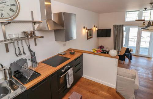 Shipwrights - Photo 13