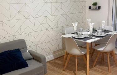 Lovely Spacious House Family & Contractor Friendly 3 Bedroom Near Leeds Centre Sleeps 8 - Foto 7