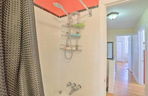 Suburban Home with Backyard Patio Less Than 7 Miles to Dtwn! - Foto 26