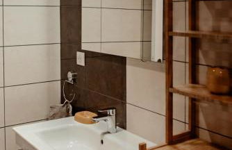 Gîte Volcans - 1-4 pers, au calme à 20 mins de Vulcania, Puy-de-Dôme et Lemptegy, 35 mins du Mont Dore et du Sancy - Foto 7