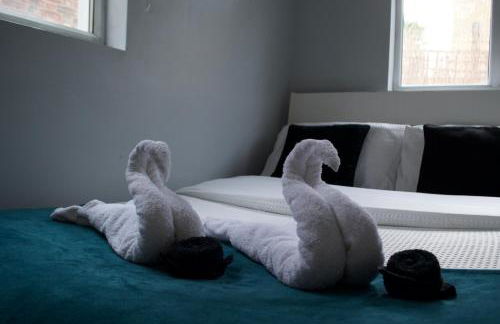 Stylish 2-Bed Garden Flat, 5 Mins to Brixton - Photo 61