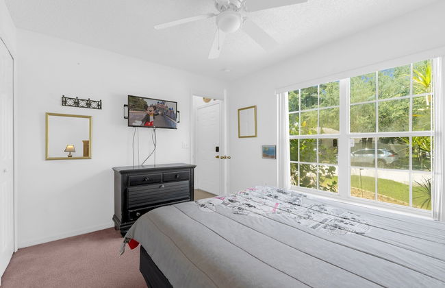 Upstay - Family Home w Private Pool and Games - Photo 27