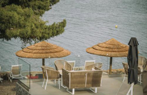 Trizonia Bay Hotel - Photo 6