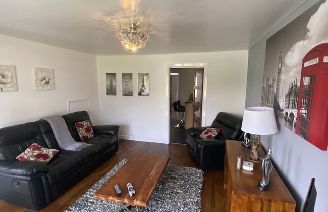 Stunning Beautiful 4-bed House in South Wales - Foto 23