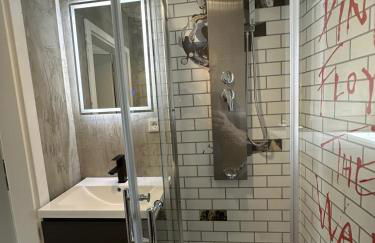 Backstage, stylische Unterkunft mit Whirlpool - Foto 12