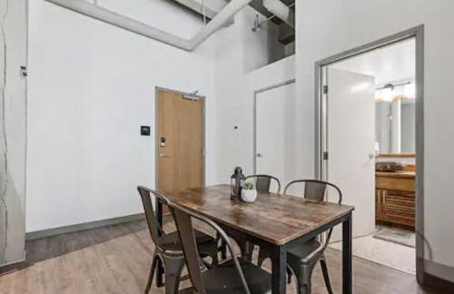 2125 Superior Living - Photo 92