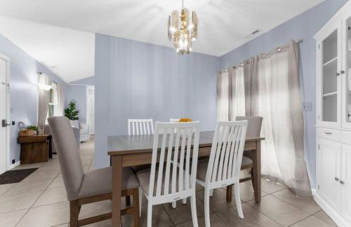 Willow Haven 2BR Cozy Retreat, Close to Hartford - Foto 14