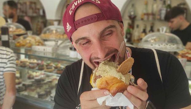 Degustando le delizie locali