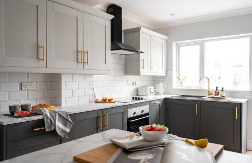 Large Luxury Solihull 5 Bedroom House - The Residence - Close to NEC - Sleeps 9 - Photo 32