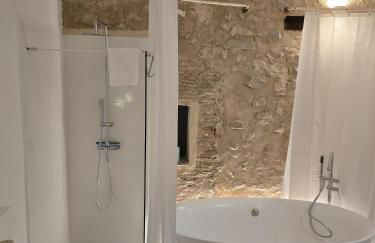 Suite Independiente de 45 m2 con Bañera en Pleno Casco Viejo - Photo 15