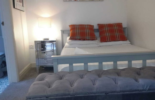 1 Bed Studio Sleeps 4 - Seaside, Dog Friendly - Photo 1