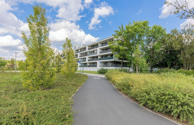 Spacious Targowek Apartment by Renters - Foto 53